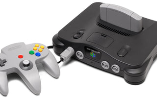 Console Nintendo 64 avec manette grise, photo Evan-Amos, domaine public (Wikimedia Commons)