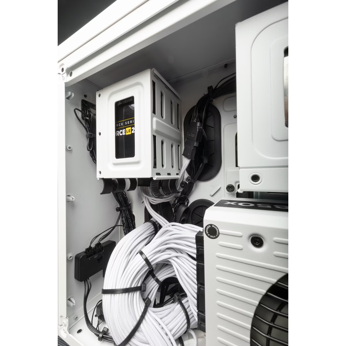 Corsair Crystal 280X RGB TG white image 2