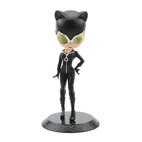 Figurine DC Comics Catwoman — dans le même univers que Figurine DC Comics Harley Quinn rouge et bleu