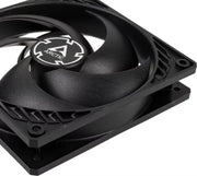Ventilateur Arctic P12 Slim PST 12cm noir avec pales mates et logo central