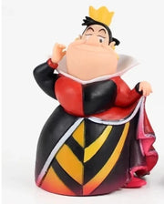 Figurine Disney Villains Reine de Coeur en pose royale, robe rouge et noire