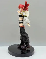 Figurine Gachiakuta Riyo le Faucheur aux ciseaux, cheveux rouges hérissés