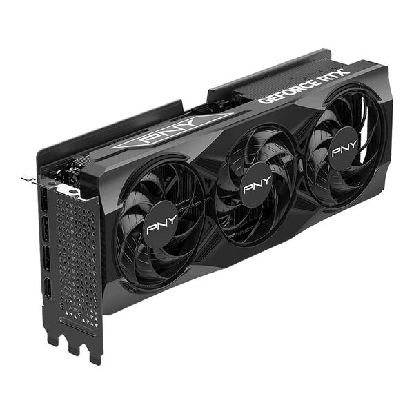 Carte graphique PNY GeForce RTX 5070 Ti Triple Fan OC 16 Go, vue de trois quarts avec triple ventilateur noir