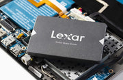 Disque SSD Lexar 2.5 pouces 1 To noir design angulaire logo blanc