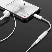 Adaptateur Jack 3,5 mm vers Lightning blanc design minimaliste