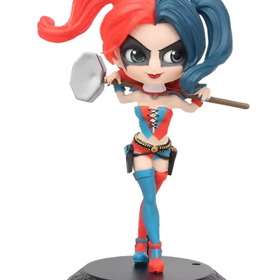 Figurine DC Comics Harley Quinn rouge et bleu