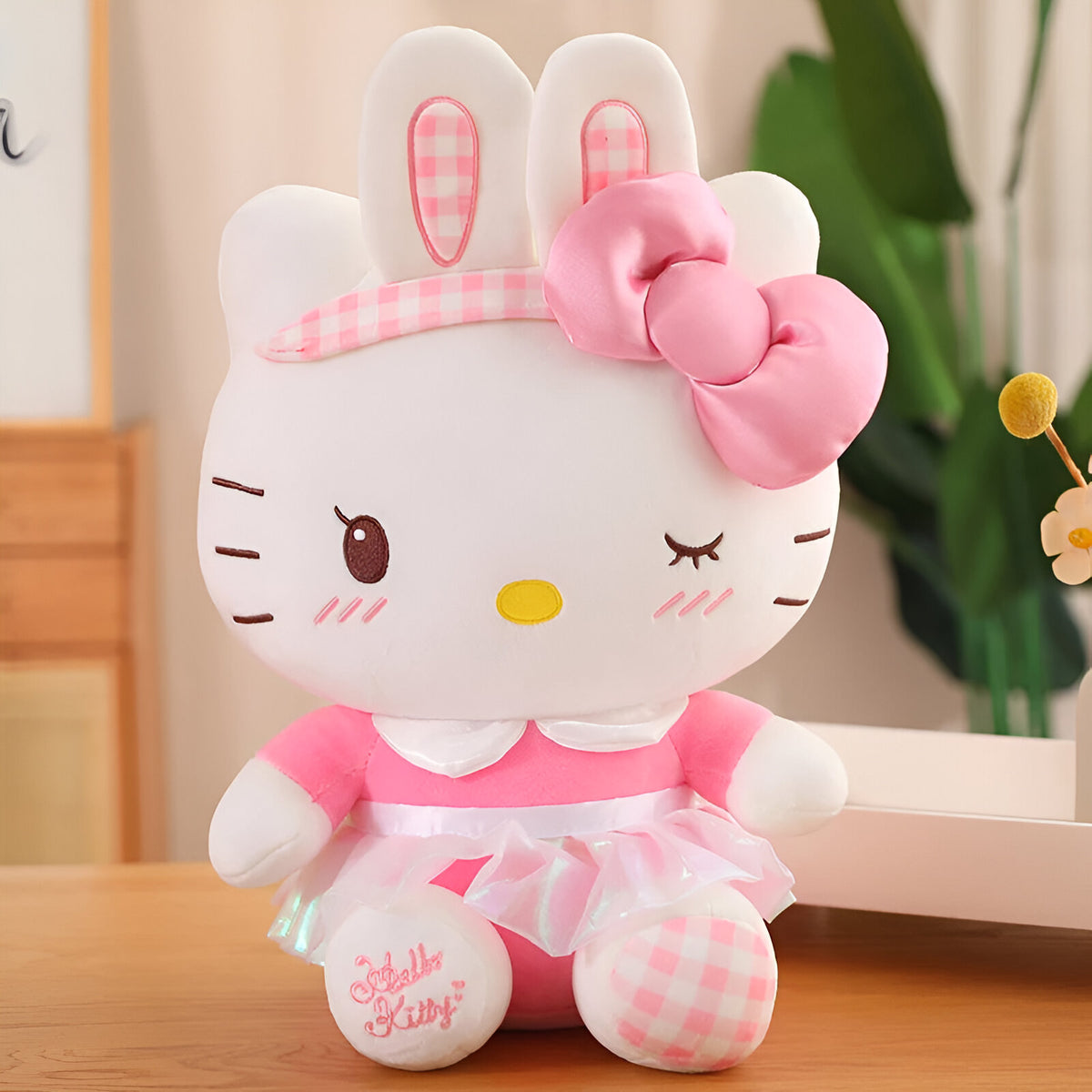 Peluche Hello Kitty -30 cm - Tenue de Lapin rose image 0