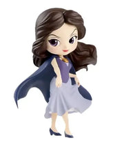 Figurine chibi Vanessa Disney Villains, cheveux bruns ondulés, cape bleu foncé