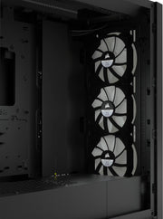 Trois ventilateurs Corsair noirs et blancs empilés verticalement dans le Corsair iCue 5000X RGB NOIR