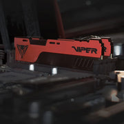 Kit barrettes RAM Patriot Viper 32 Go DDR4 3600 MHz rouge et noir anguleuses