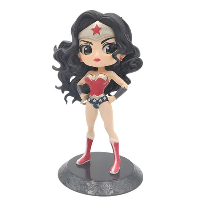 Figurine chibi Wonder Woman DC Comics avec socle gris