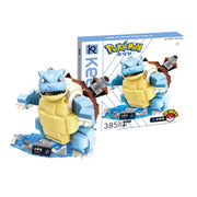 Tortank Pokémon en briques de construction bleues et jaunes avec dos marron et canons gris