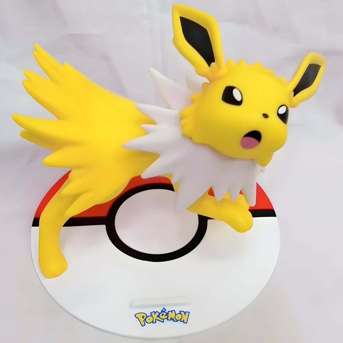 Figurine Pokemon - Voltali - 20 à 25 cm image 0