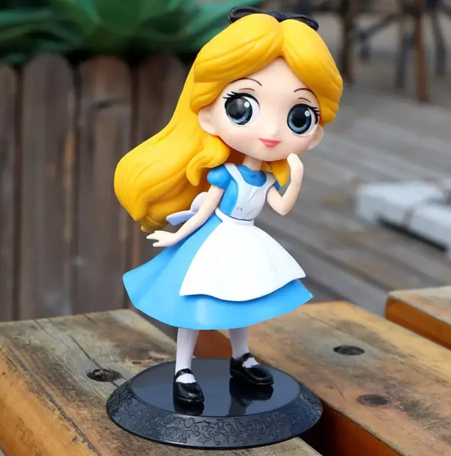 Figurine Disney Princess Alice 02 chibi style cheveux blonds robe bleue blanche