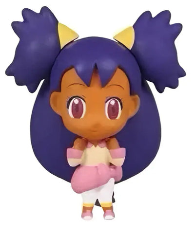 Figurine chibi Pokémon Iris aux cheveux violets en chignons bouffants