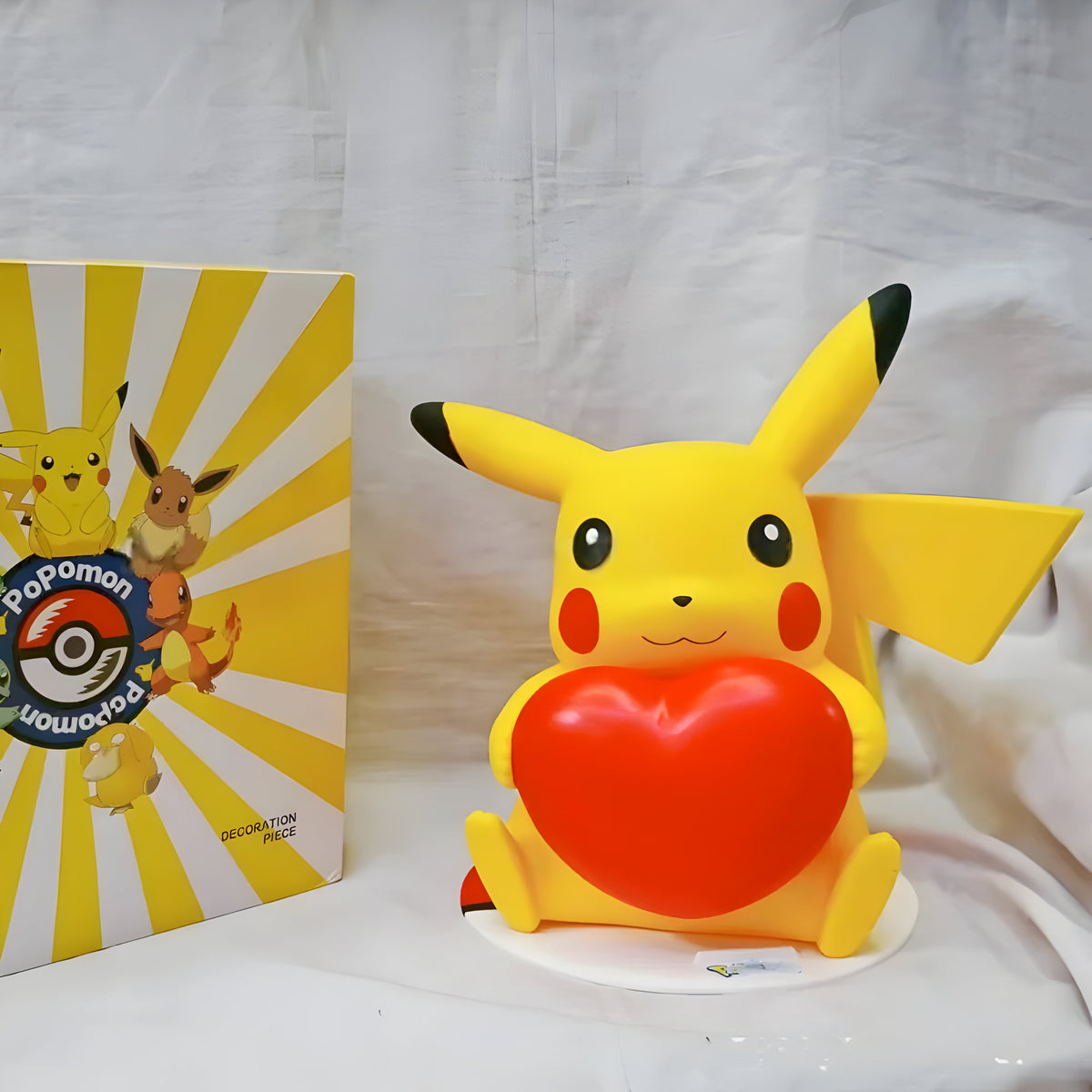 Figurine Pokemon - Pikachu avec un coeur  - 20 à 25 cm image 0