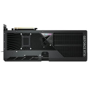 Carte graphique Gigabyte GeForce RTX 5070 Ti AORUS MASTER noire Aorus au design angulaire et accents métalliques