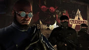 Homme en costume sombre et veste cuir noir avec lunettes rondes vertes, Batman Arkham City Xbox 360