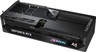Carte graphique Gigabyte GeForce RTX 5080 AORUS MASTER noire Aorus avec design angulaire et éclairage RGB