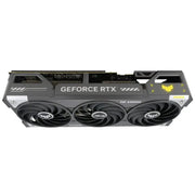 Carte graphique ASUS TUF Gaming GeForce RTX 5070 OC noire et argentée à trois ventilateurs
