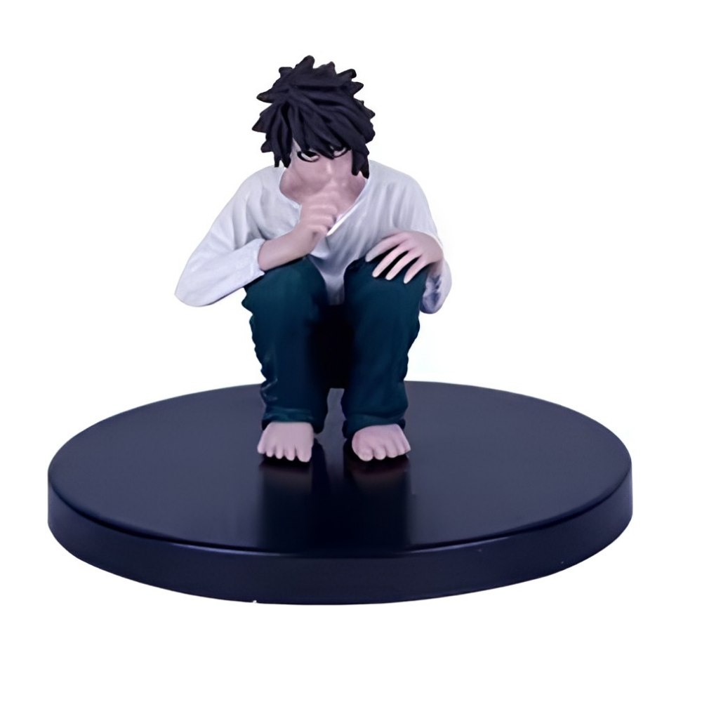 Figurine Death Note L Lawliet assis sur socle noir
